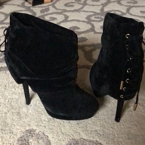 Type Z stiletto bootie